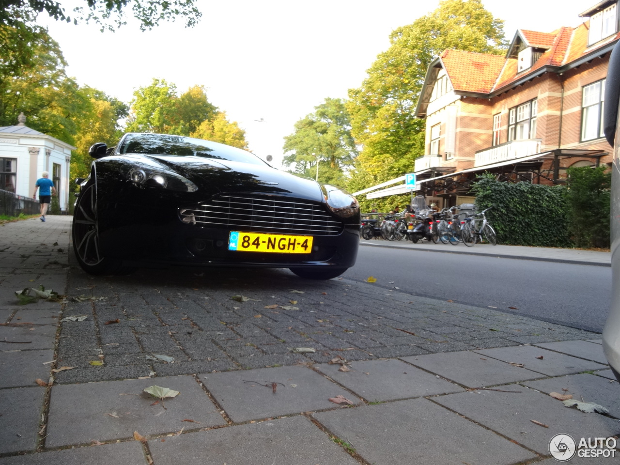 Aston Martin V8 Vantage