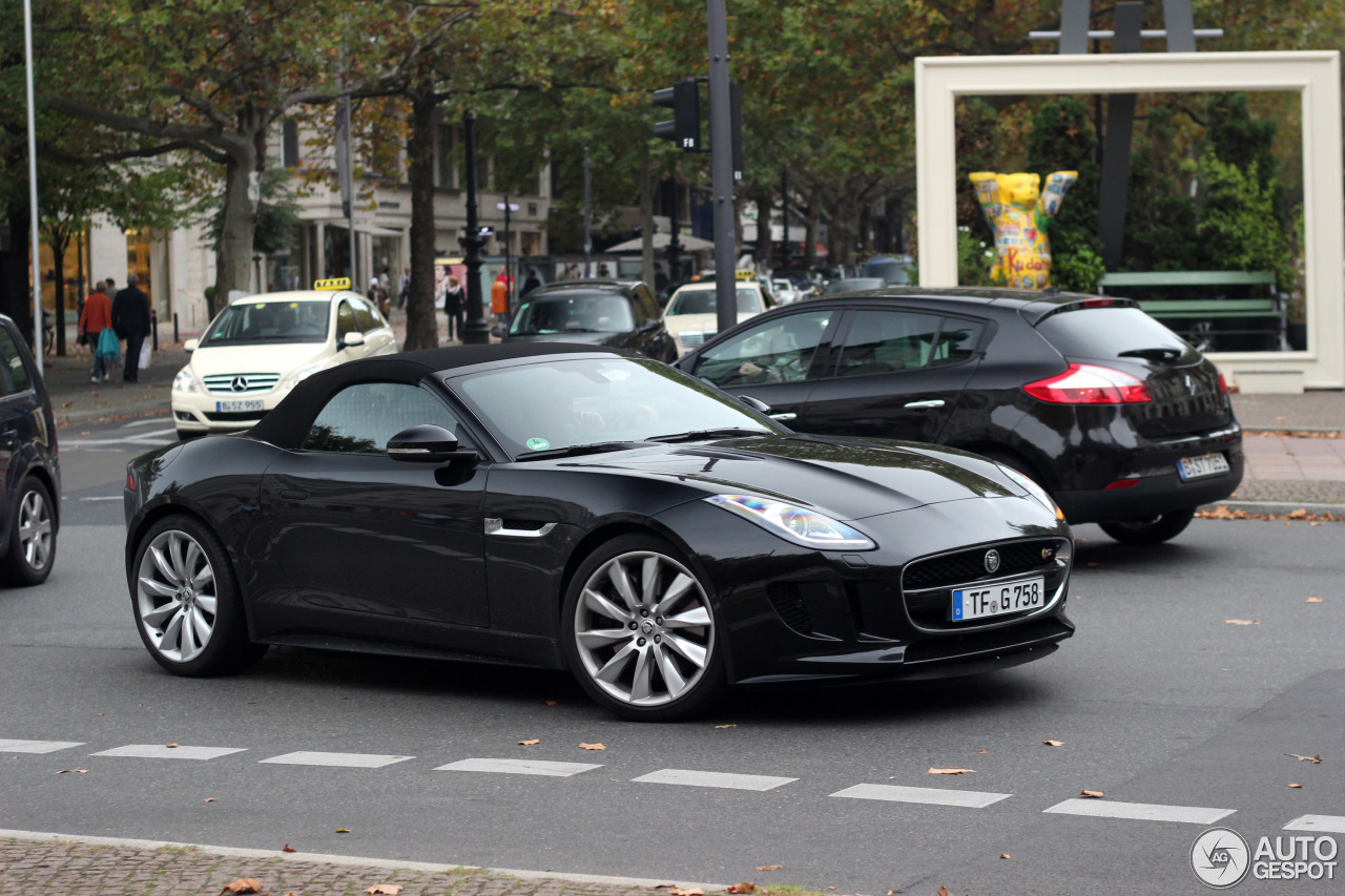 Jaguar F-TYPE S V8 Convertible