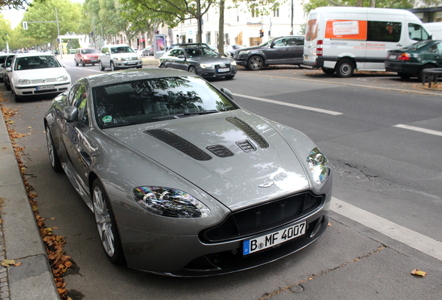 Aston Martin V12 Vantage S