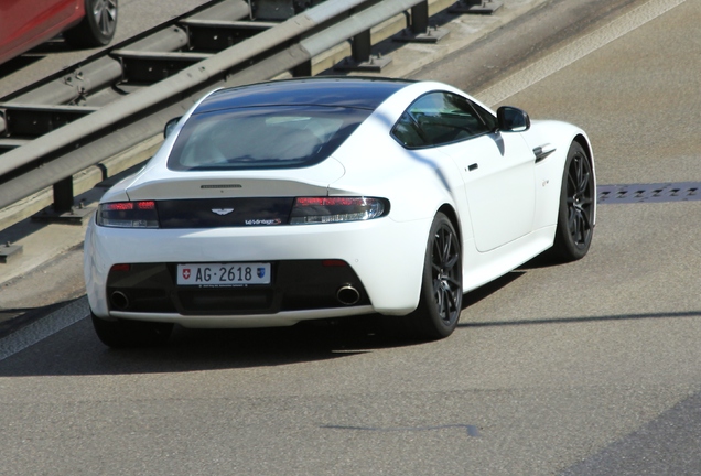 Aston Martin V12 Vantage S