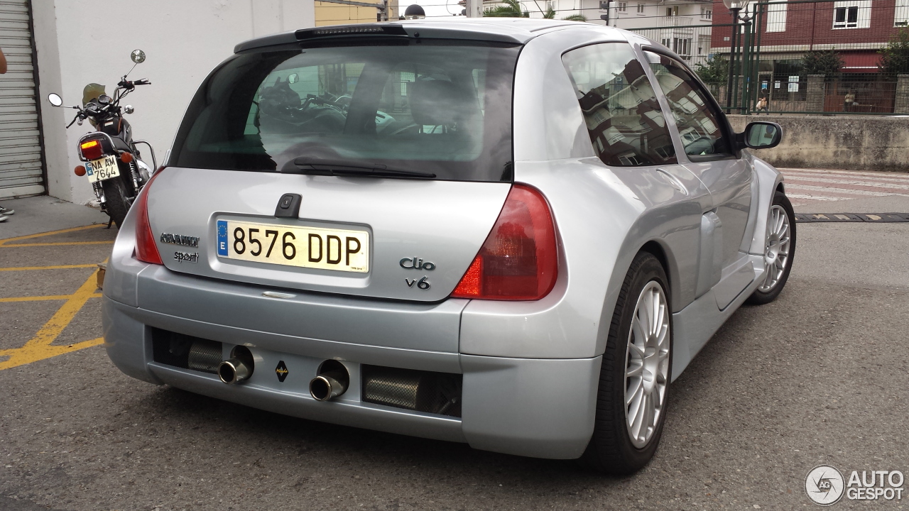 Renault Clio V6