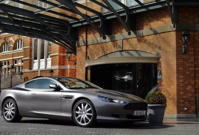 Aston Martin DB9