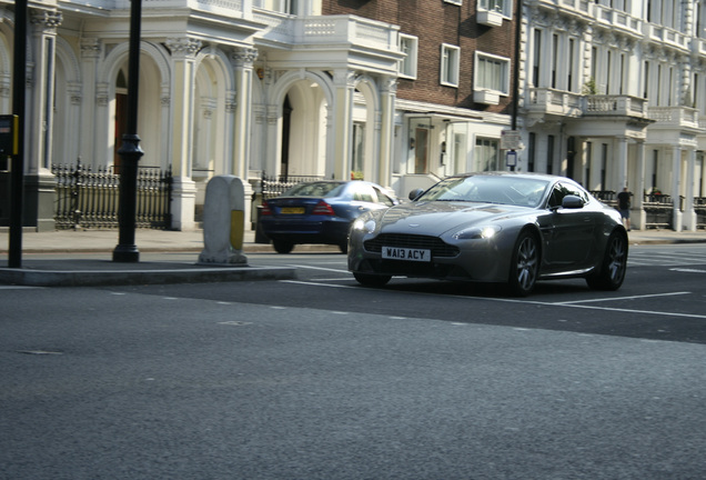 Aston Martin V8 Vantage 2012