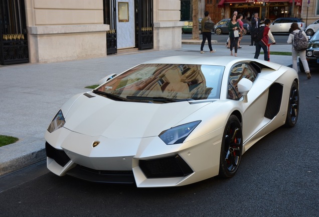 Lamborghini Aventador LP700-4