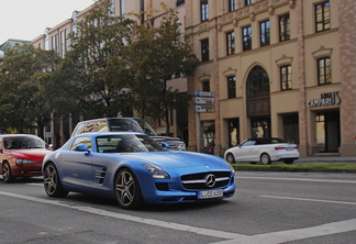 Mercedes-Benz SLS AMG