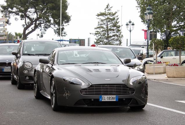 Aston Martin V12 Vantage