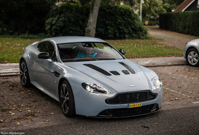 Aston Martin V12 Vantage S