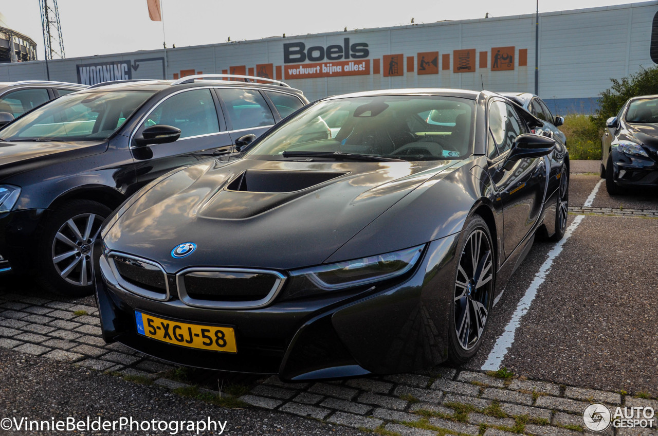 BMW i8