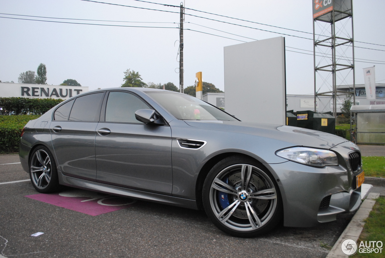 BMW M5 F10 2011