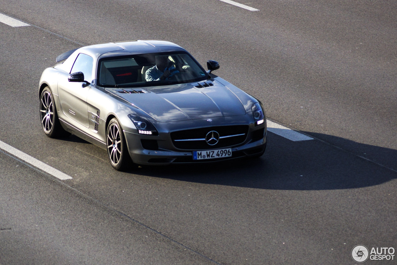 Mercedes-Benz SLS AMG