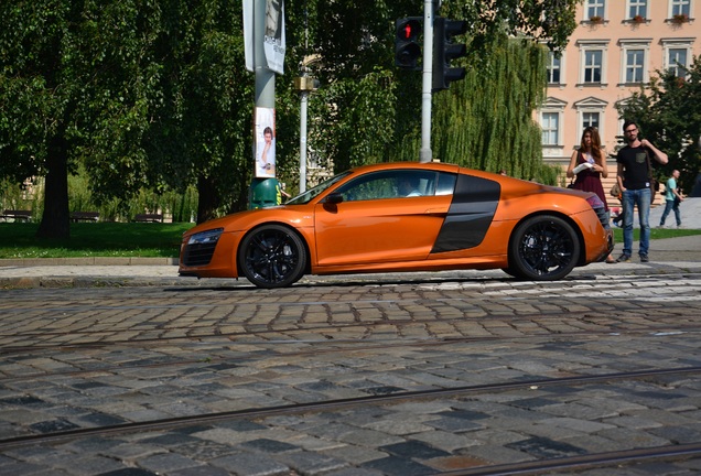 Audi R8 V10 Plus 2013