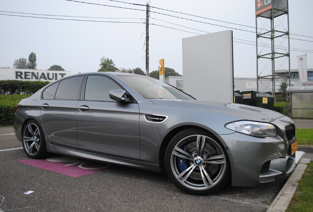 BMW M5 F10 2011