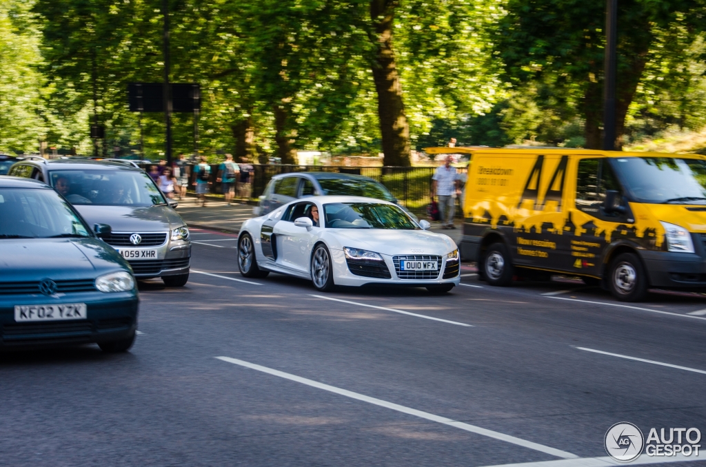 Audi R8 V10