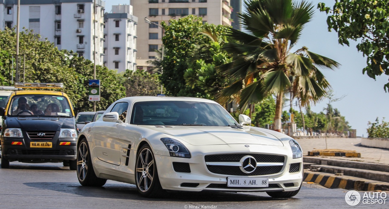 Mercedes-Benz SLS AMG