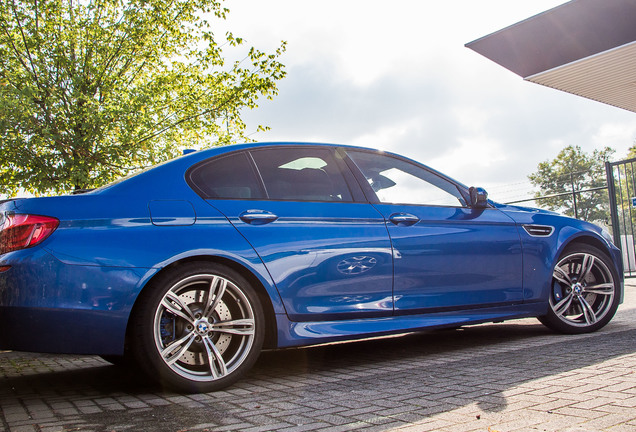 BMW M5 F10 2011