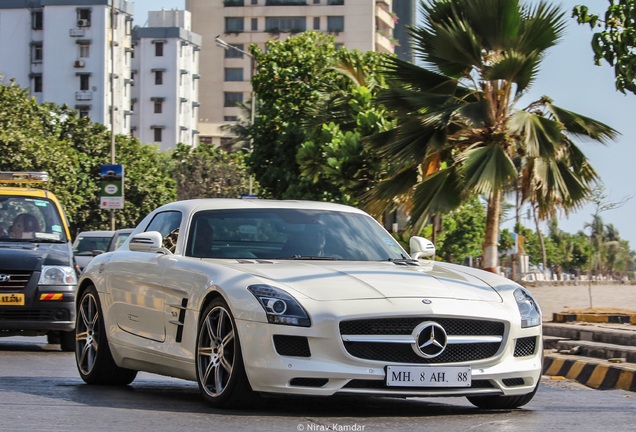 Mercedes-Benz SLS AMG