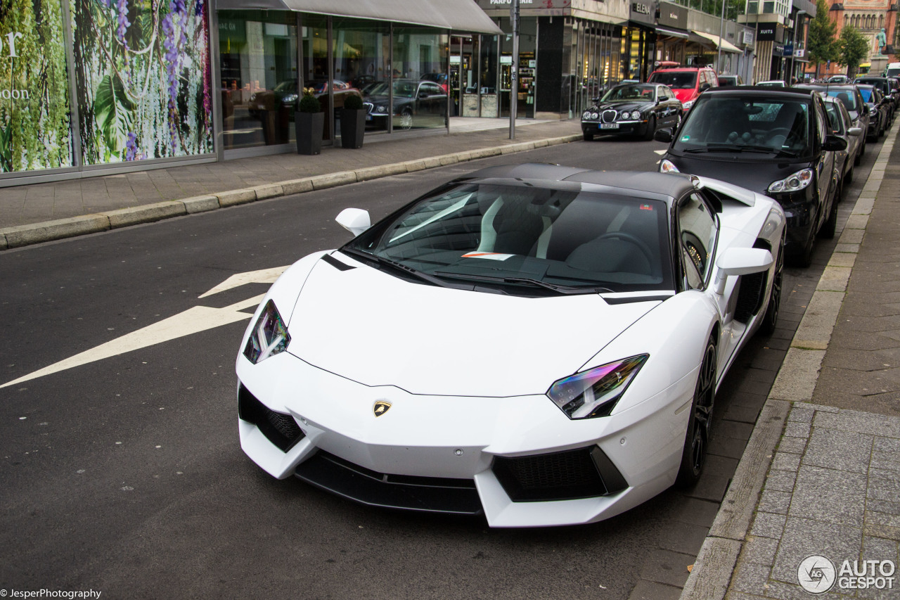 Lamborghini Aventador LP700-4 Roadster