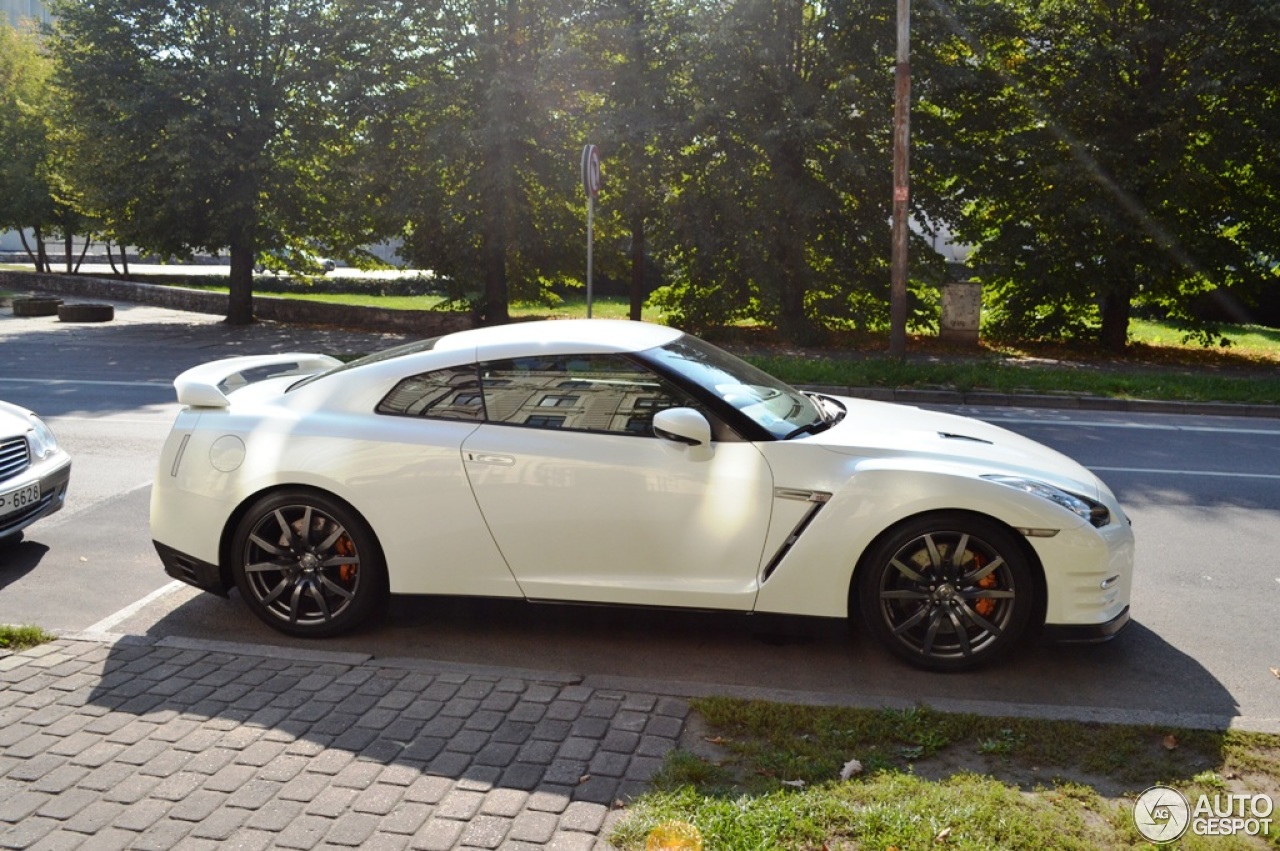 Nissan GT-R 2011