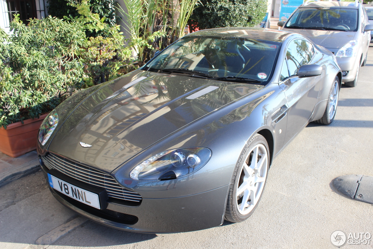 Aston Martin V8 Vantage