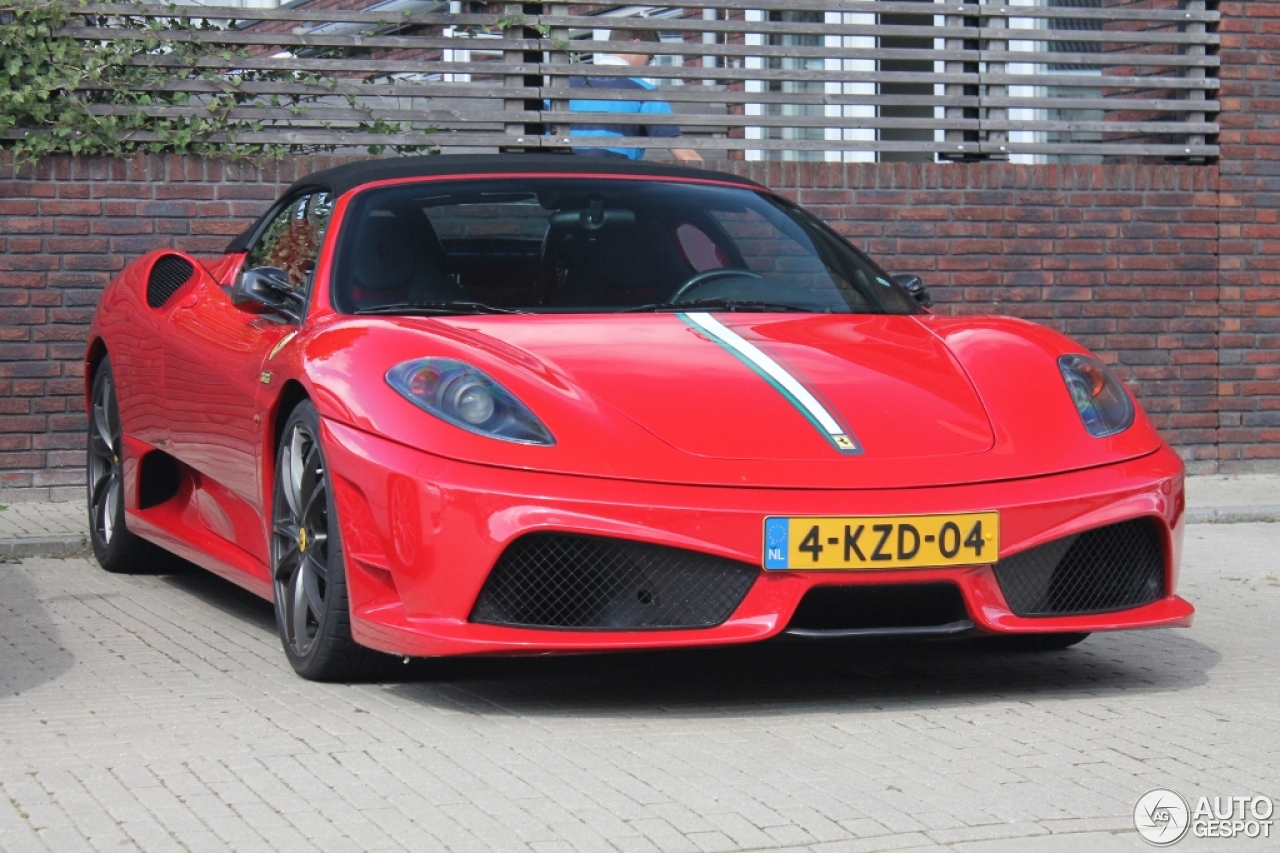 Ferrari Scuderia Spider 16M