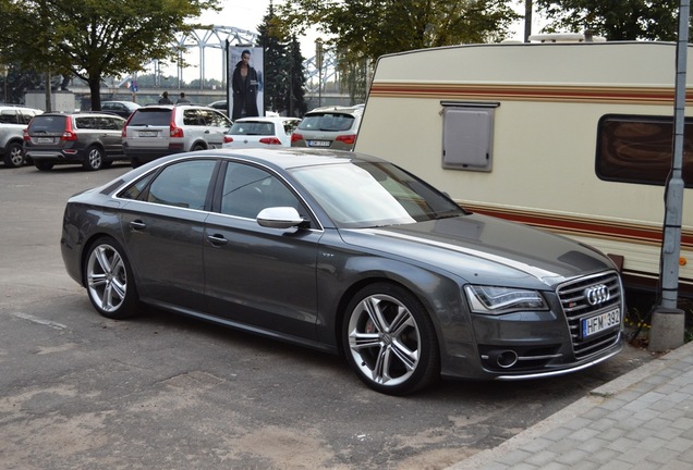 Audi S8 D4