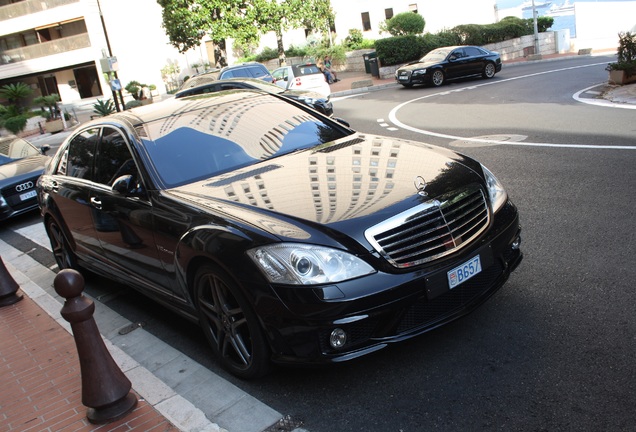 Mercedes-Benz S 65 AMG V221