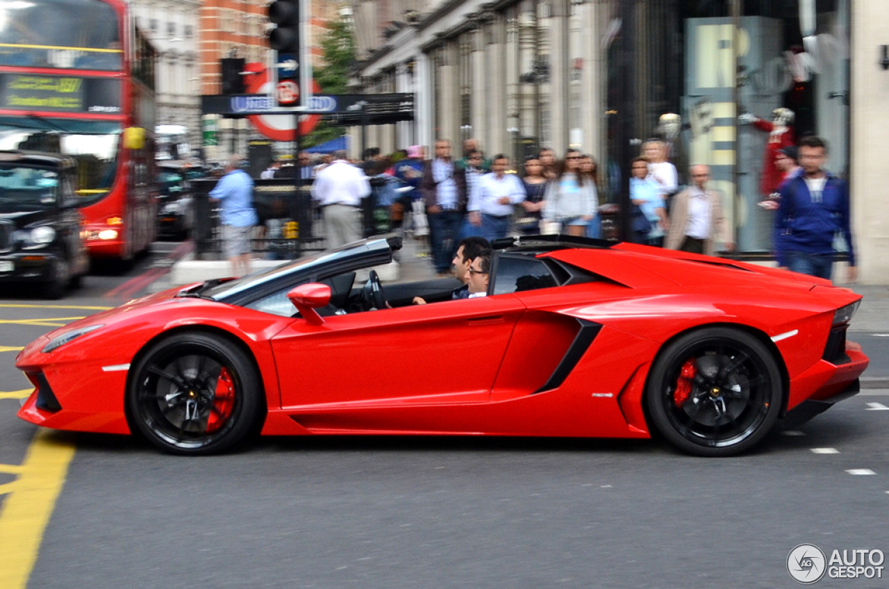 Lamborghini Aventador LP700-4 Roadster