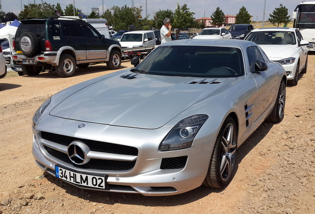 Mercedes-Benz SLS AMG