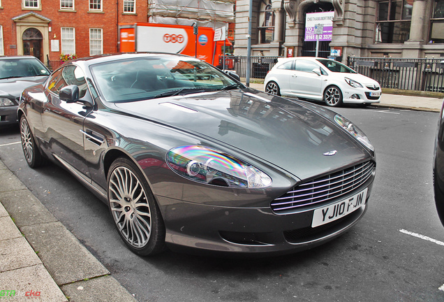 Aston Martin DB9