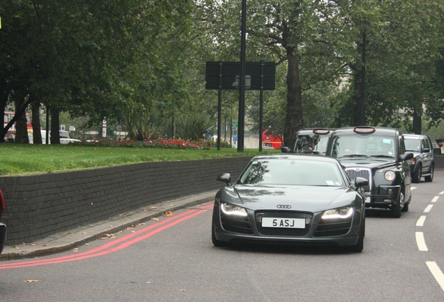 Audi R8 V10