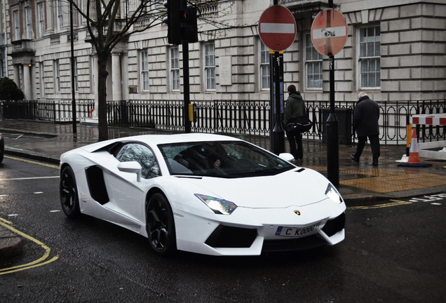 Lamborghini Aventador LP700-4