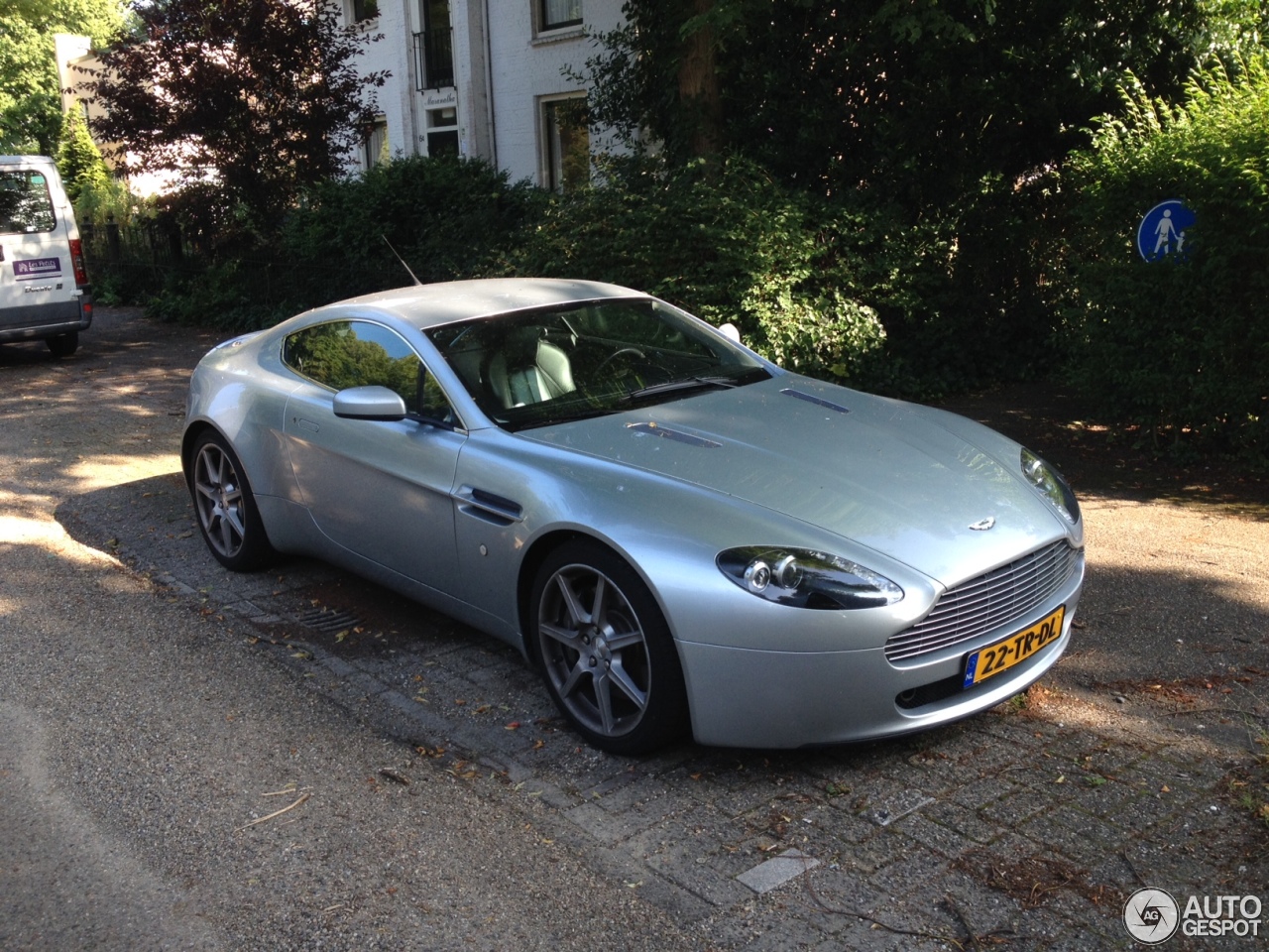 Aston Martin V8 Vantage