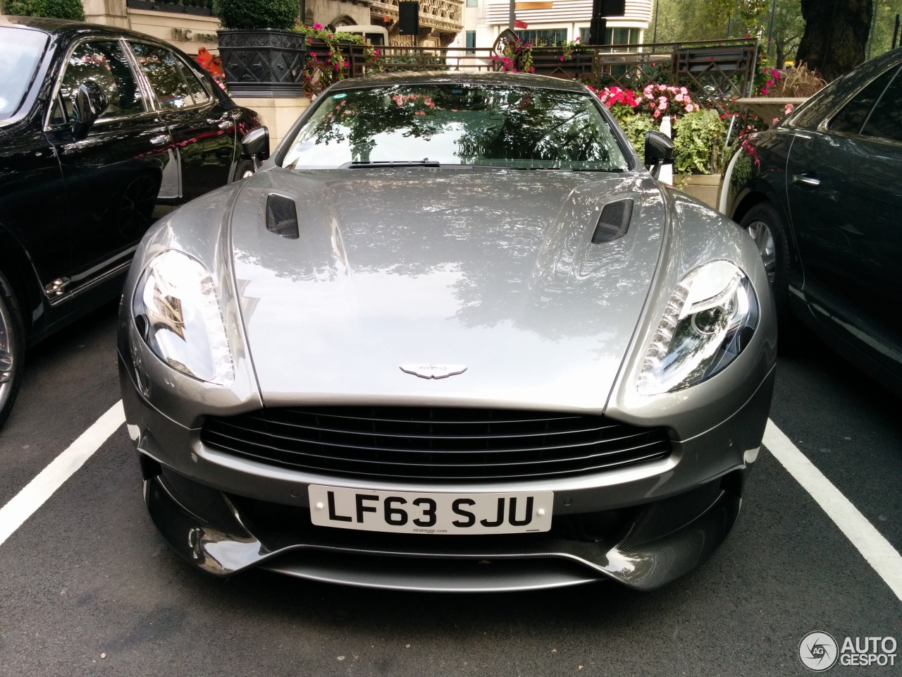 Aston Martin Vanquish 2013