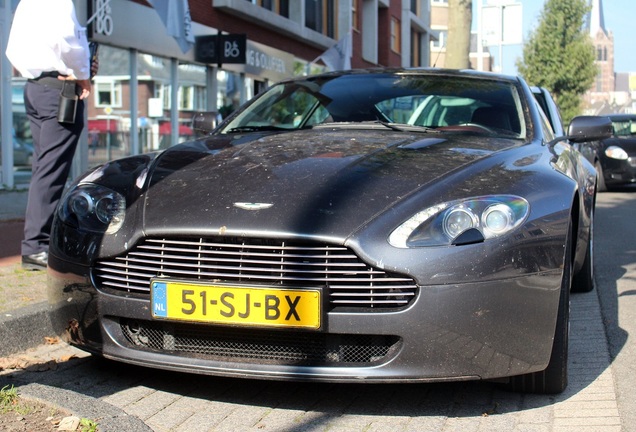 Aston Martin V8 Vantage