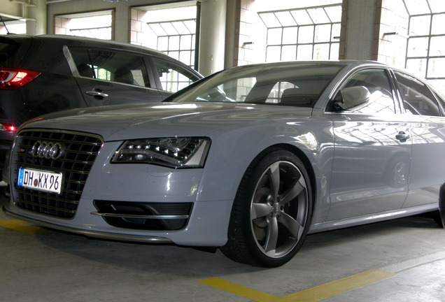 Audi S8 D4