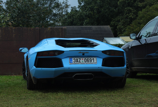 Lamborghini Aventador LP700-4