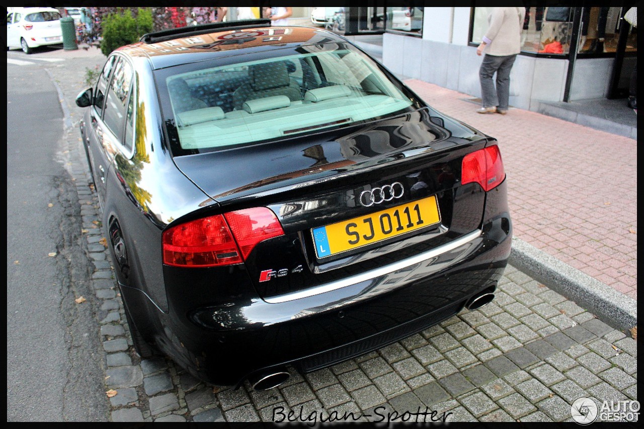 Audi RS4 Sedan