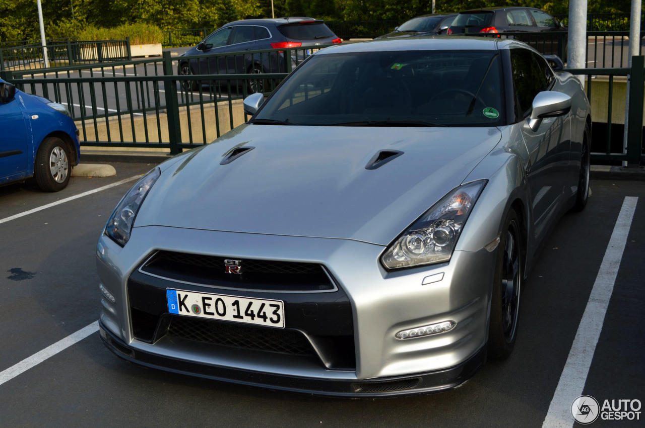 Nissan GT-R 2011