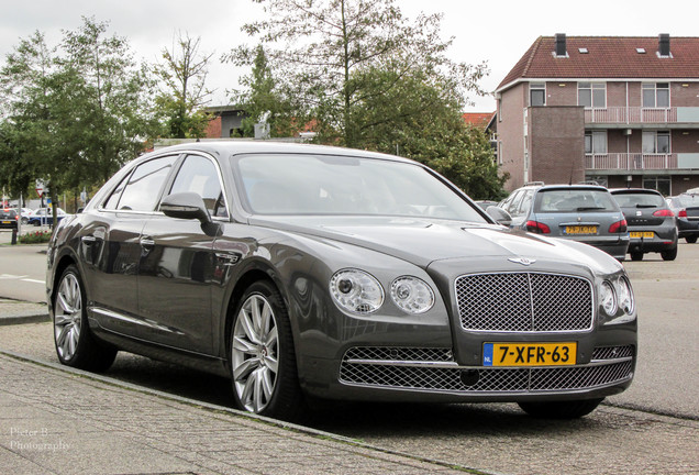 Bentley Flying Spur V8