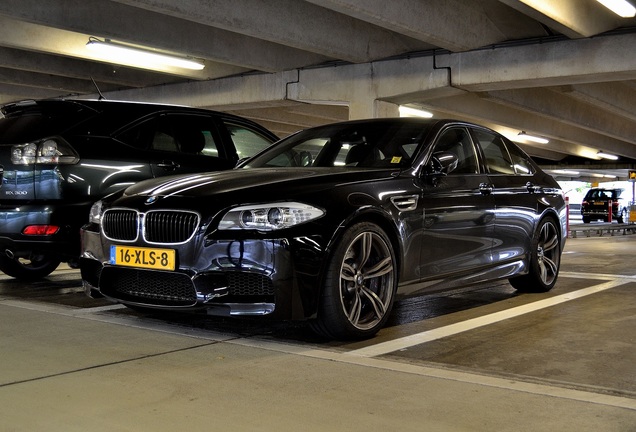 BMW M5 F10 2011