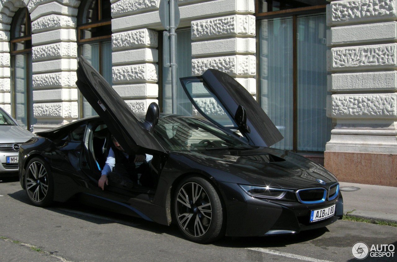 BMW i8