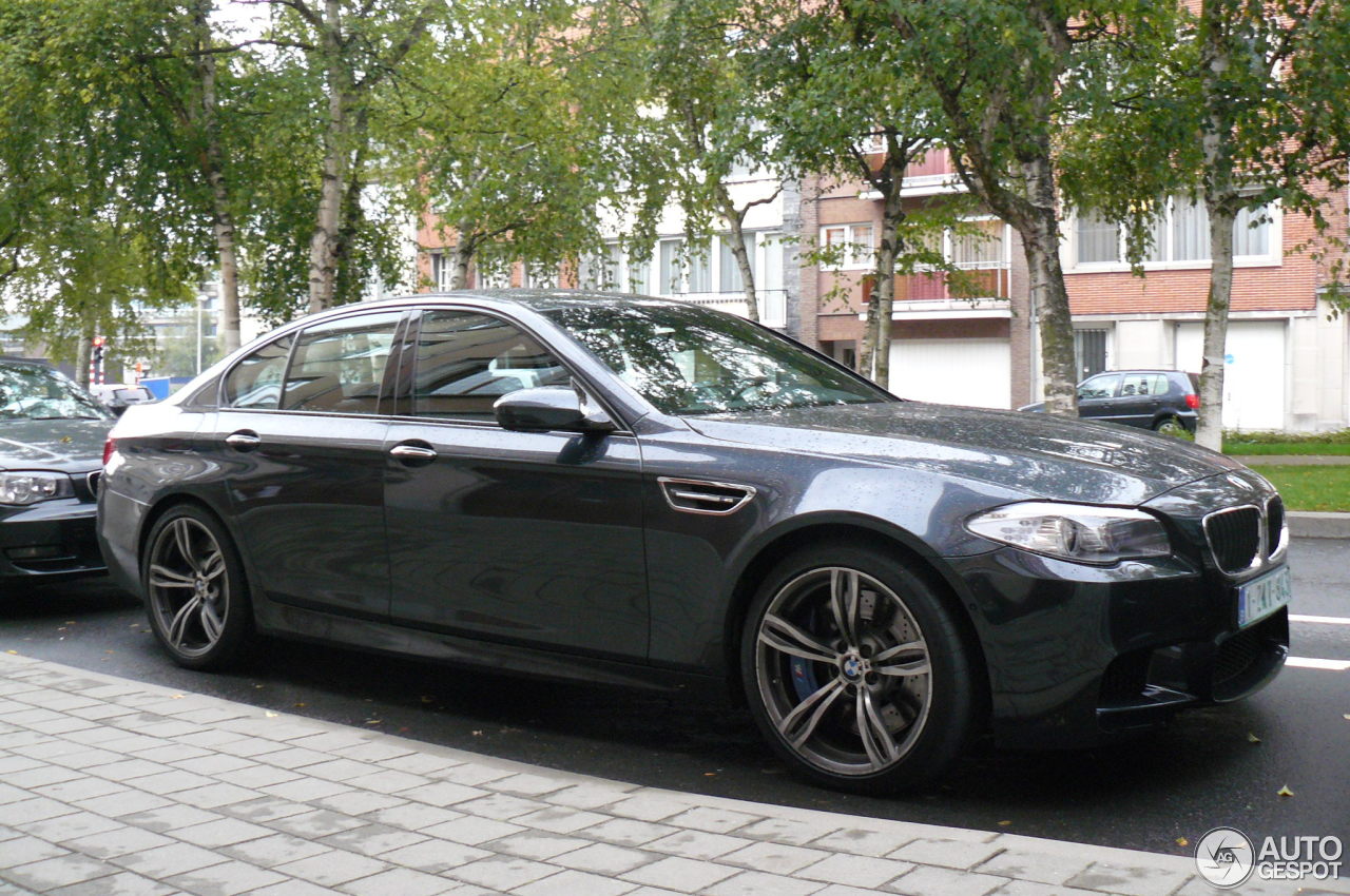 BMW M5 F10 2011