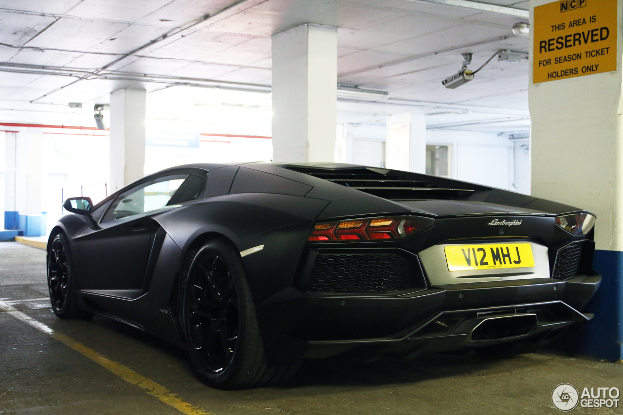 Lamborghini Aventador LP700-4