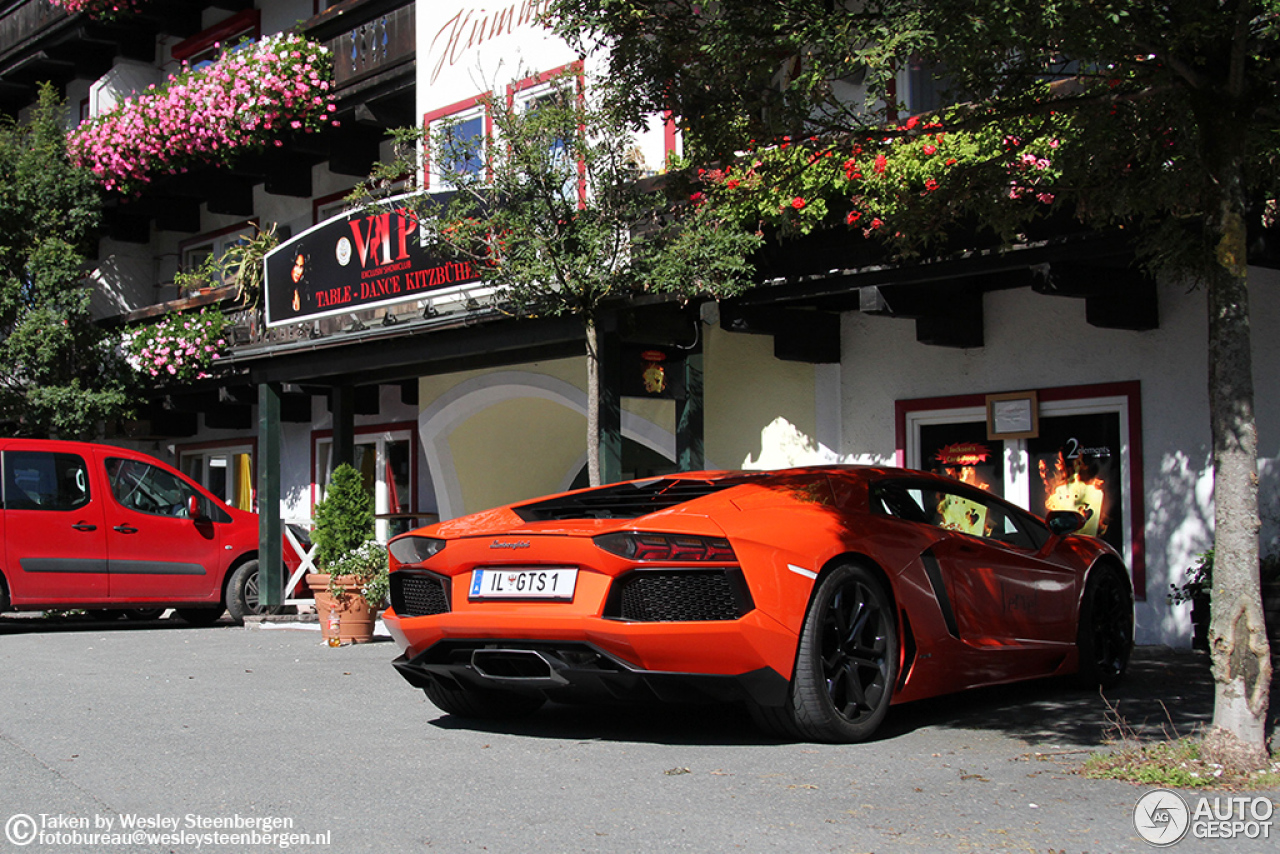 Lamborghini Aventador LP700-4