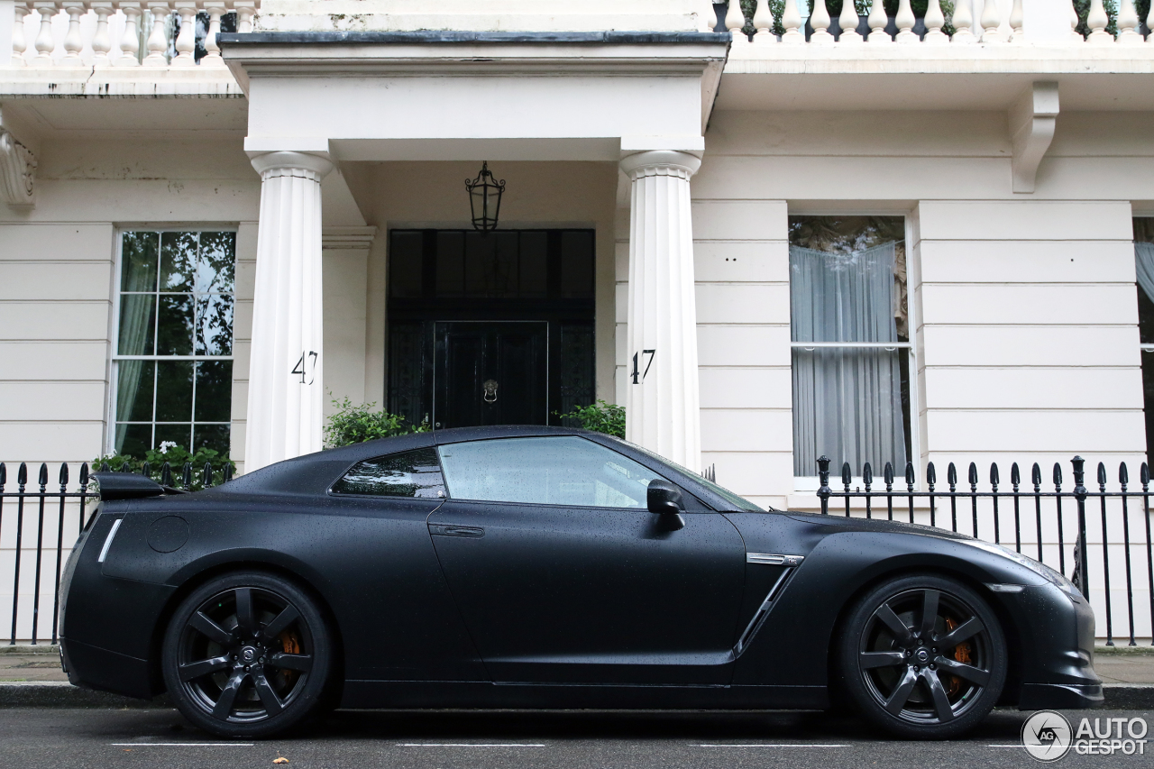 Nissan GT-R