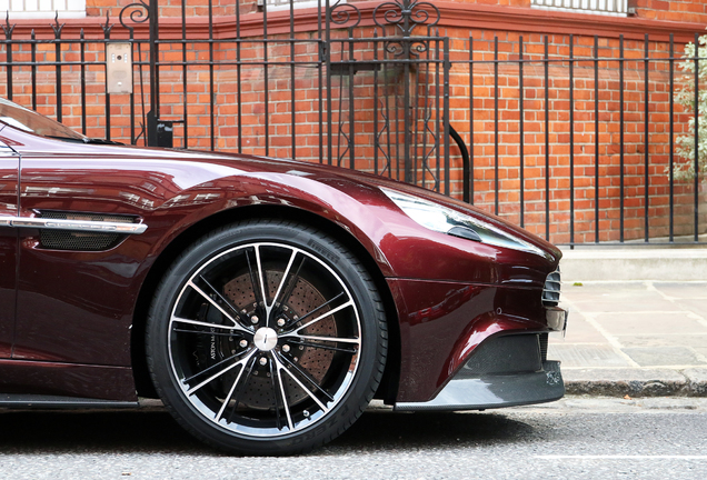 Aston Martin Vanquish 2013