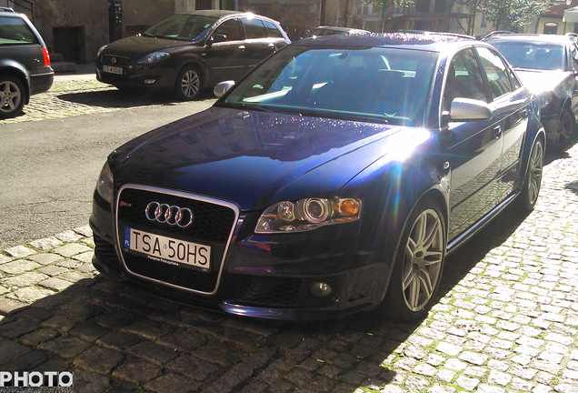 Audi RS4 Sedan