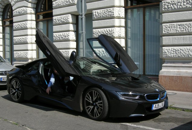 BMW i8