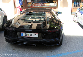 Lamborghini Aventador LP700-4