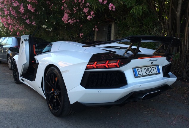 Lamborghini Aventador LP700-4 Roadster